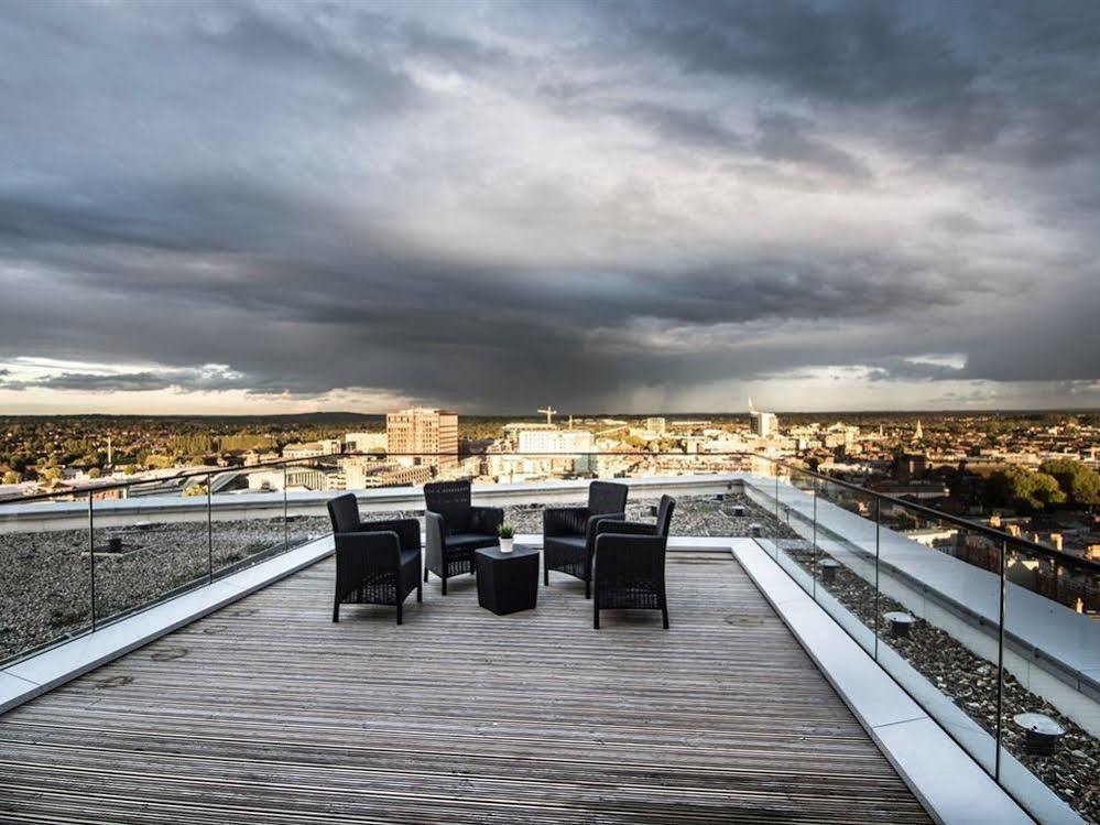Отель The Penthouse At Hewitt Ридинг Экстерьер фото