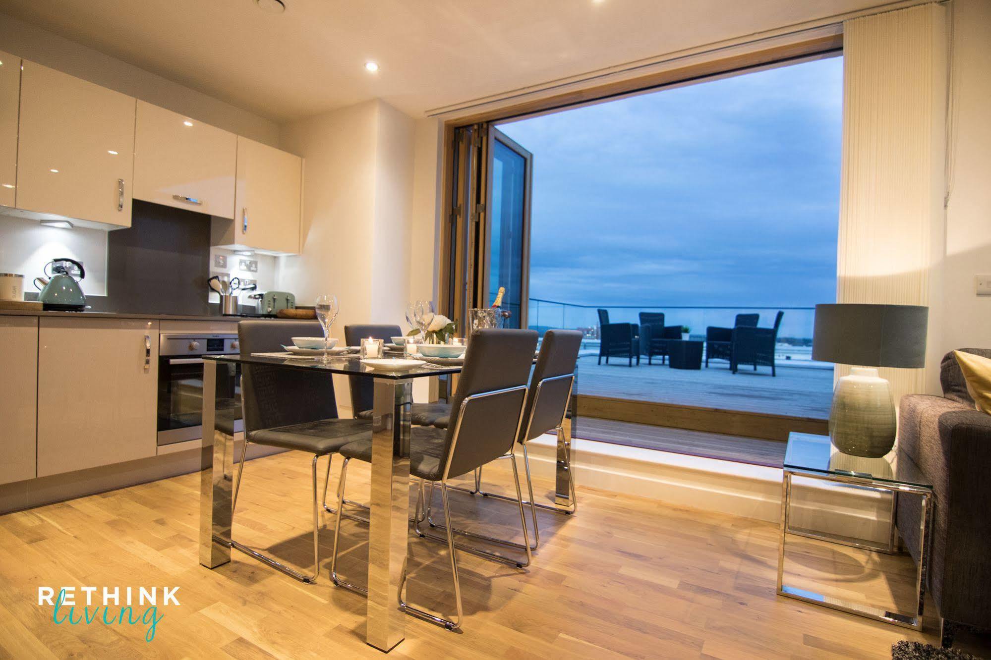 Отель The Penthouse At Hewitt Ридинг Экстерьер фото